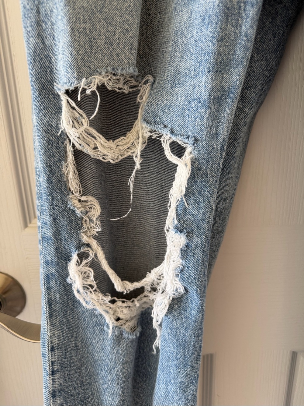 American Eagle Outfitters Light Blue Distressed Straight Leg Jeans - Picture 3 of 11
